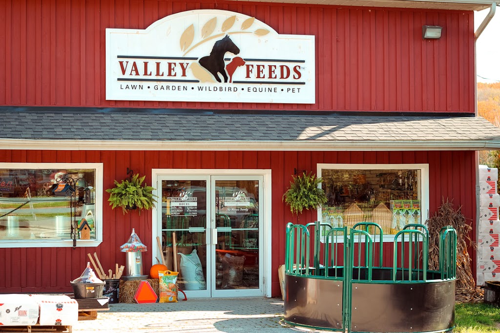 Valley Feeds | 223 Main St W, Huntsville, ON P1H 1Y1, Canada | Phone: (705) 788-0620