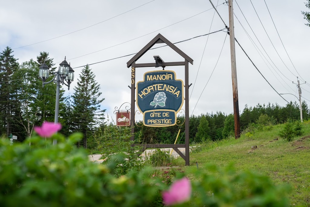 Le Manoir Hortensia | 850 Chemin des Bains, Saint-Irénée, QC G0T 1V0, Canada | Phone: (418) 452-8180