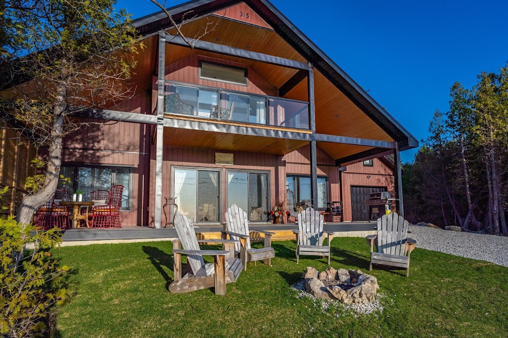 Shining Star - Waterfront Cottage - Oliphant, Ontario | 315 Shoreline Ave, Wiarton, ON N0H 2T0, Canada | Phone: (289) 266-1767