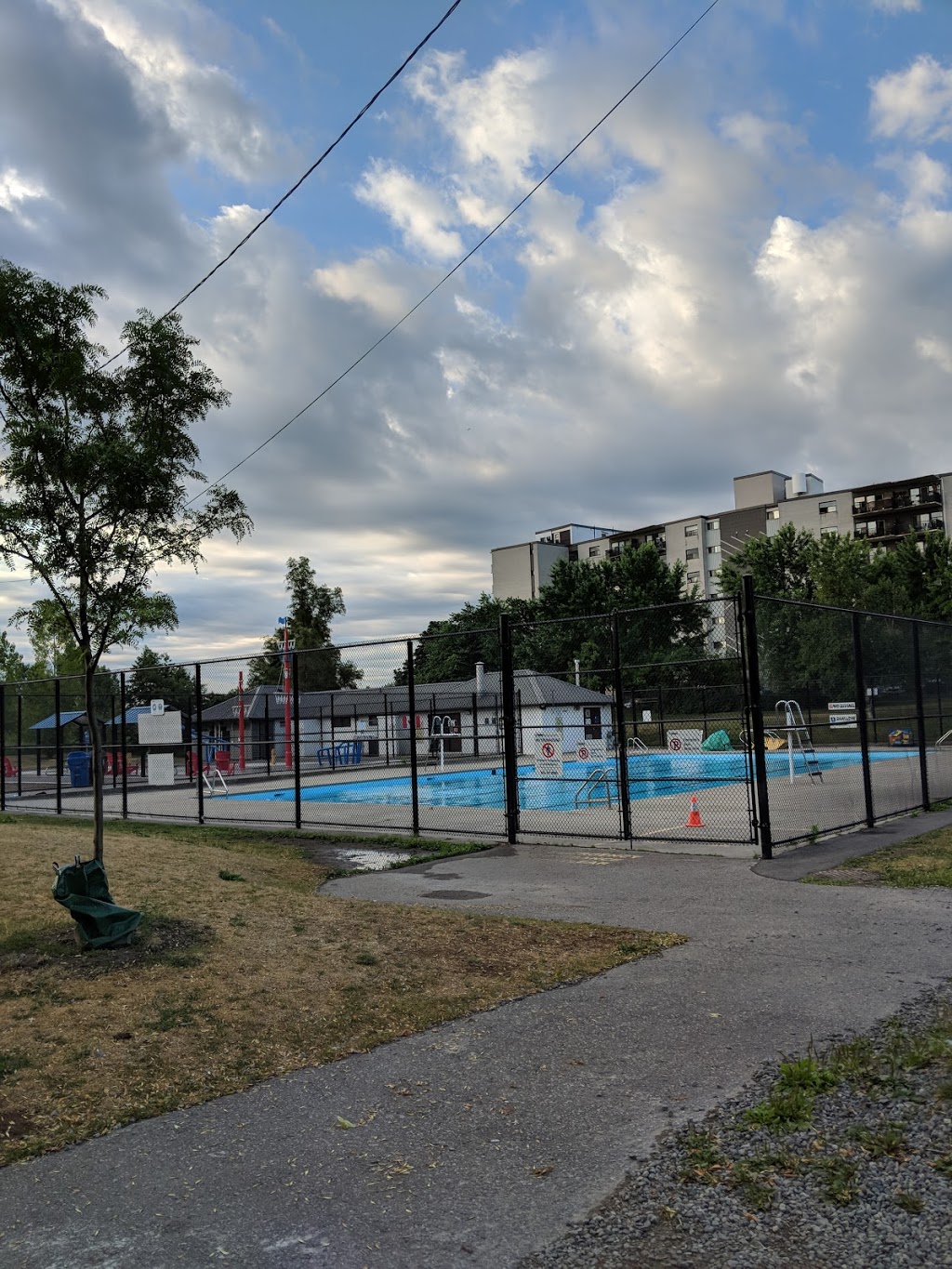 Amos Waites Park Outdoor Pool | 2441 Lake Shore Blvd W, Etobicoke, ON M8V 1C5, Canada | Phone: (416) 394-8484