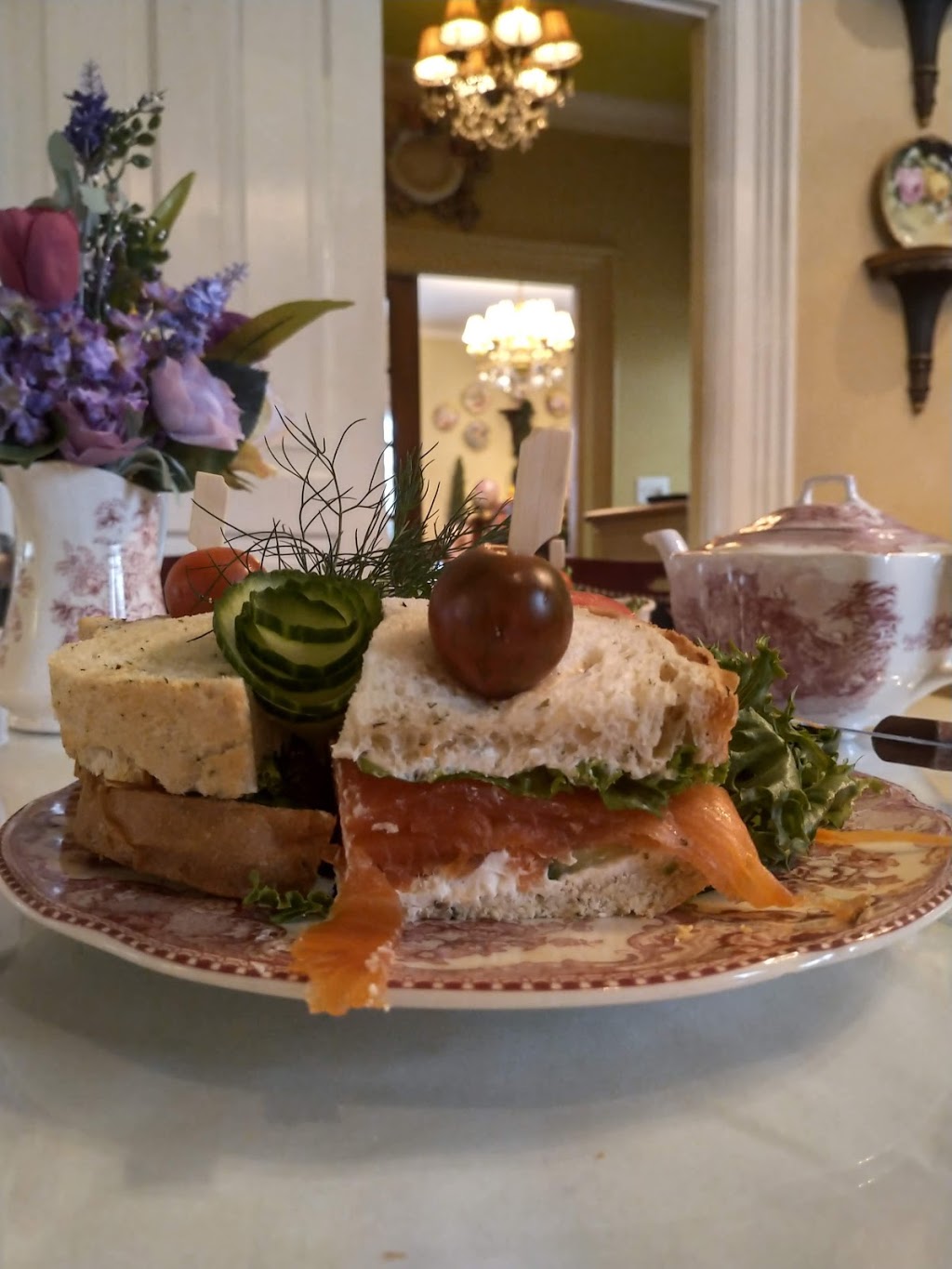 Annabelles Tea Room & Restaurant | 76 Main St E, Kingsville, ON N9Y 1A2, Canada | Phone: (519) 733-0967