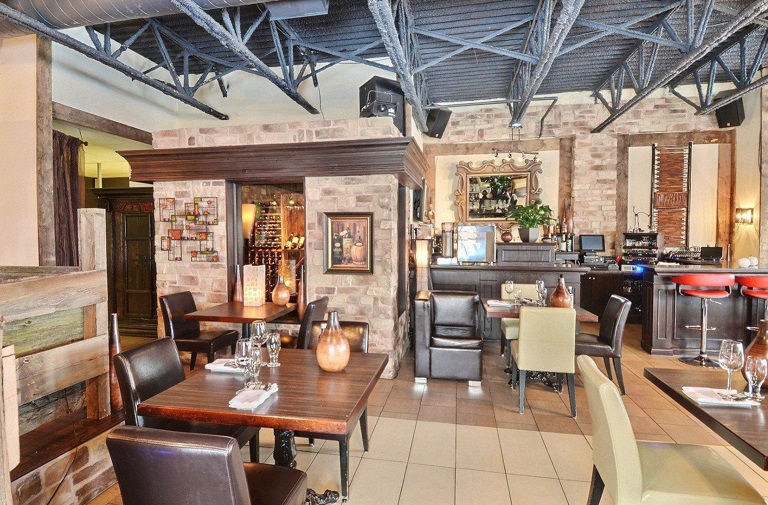 Restaurant Isola Bella - Grillades et tartares | 3437 Boulevard De La Pinière O, Terrebonne, QC J6X 0A1, Canada | Phone: (450) 326-1377