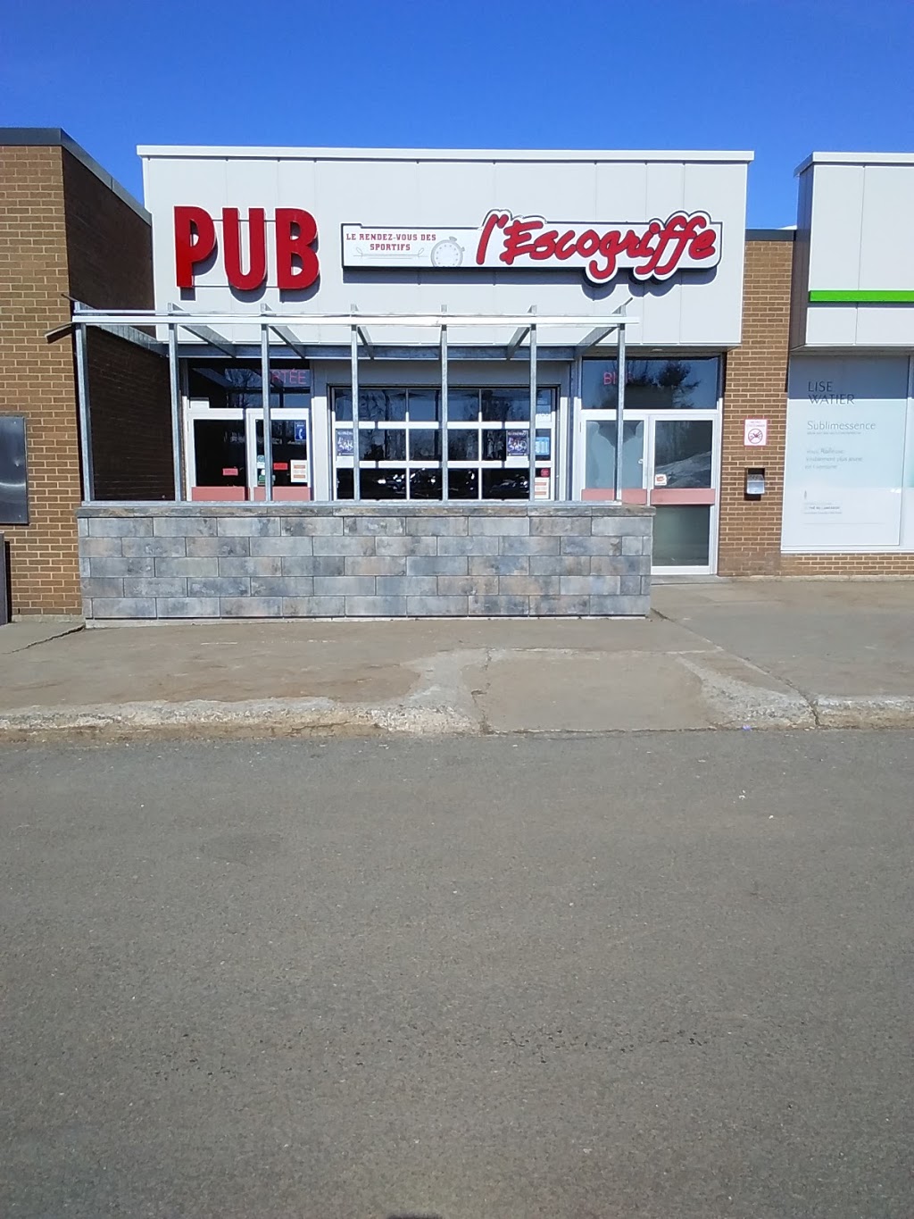 Pub LEscogriffe | 3100 Route Lagueux, Saint-Étienne-de-Lauzon, QC G6J 1J9, Canada | Phone: (418) 831-1740