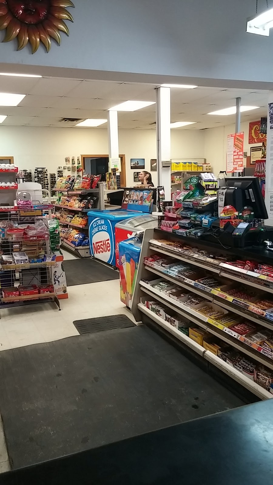 Esso | 25 Main St, Hillsburgh, ON N0B 1Z0, Canada | Phone: (519) 855-4225