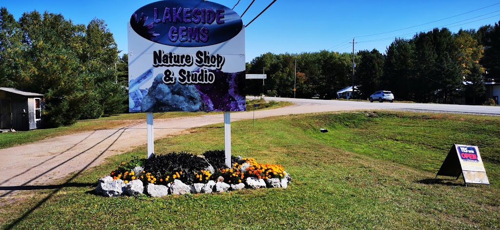 Lakeside Gems | 29277 Highway 28, South, Bancroft, ON K0L 1C0, Canada | Phone: (613) 332-9894