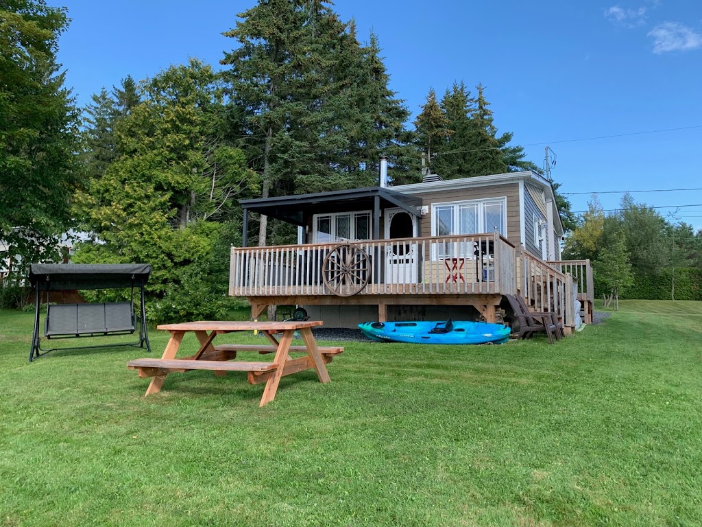 Chalet de la paix | 6767 Chemin de Stratford, Disraeli, QC G0N 1E0, Canada | Phone: (819) 620-8359