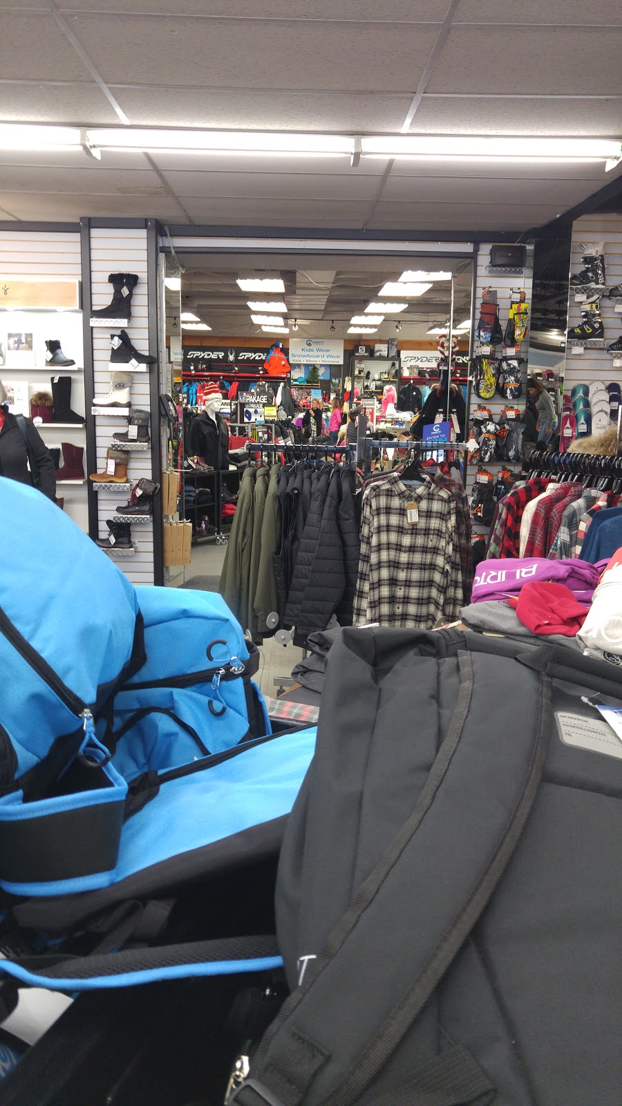 Corbetts Ski + Snowboard | 120 Speers Rd, Oakville, ON L6K 2E7, Canada | Phone: (905) 845-1561