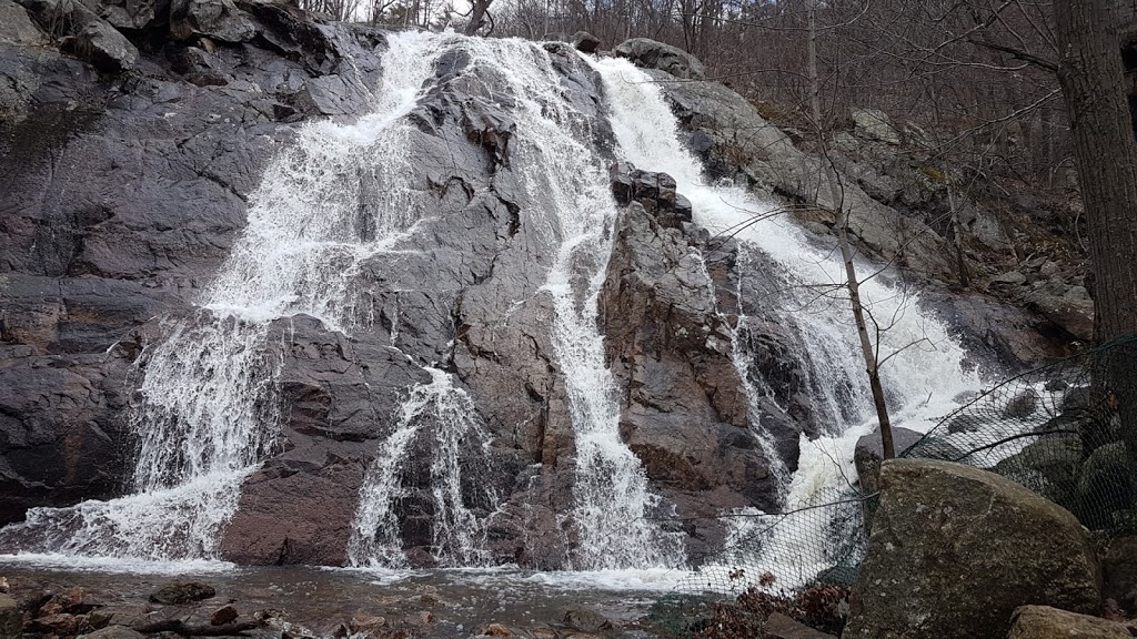 Luskville Falls Trail | Chemin de lHôtel de Ville, Luskville, QC J0X 2G0, Canada | Phone: (819) 827-2020