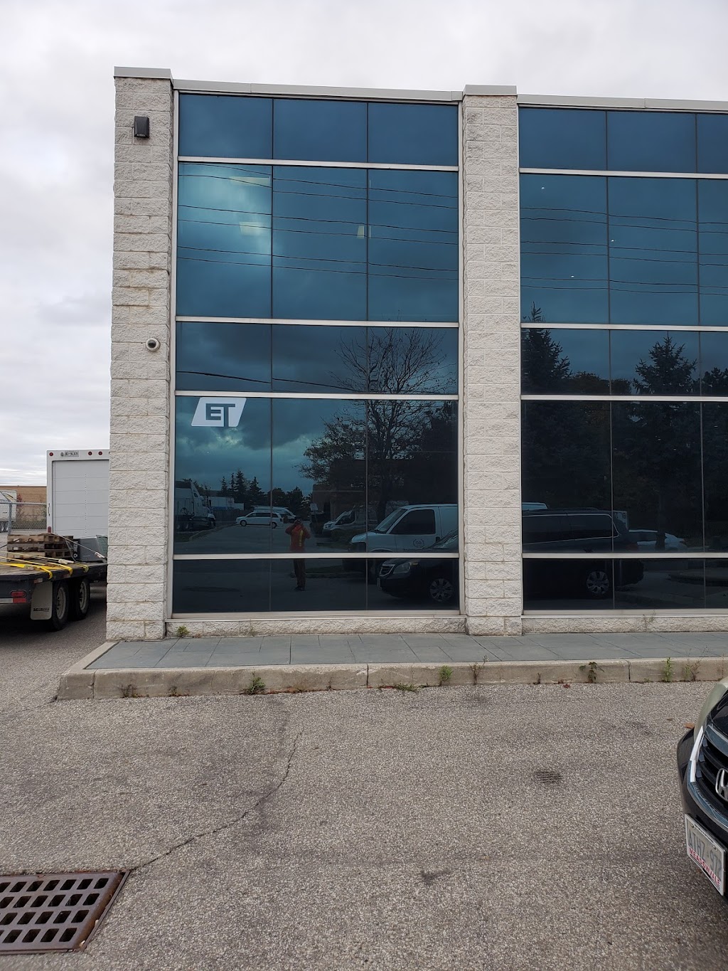 ET Construction | 7050 Pacific Cir, Mississauga, ON L5T 2A7, Canada | Phone: (647) 519-4694