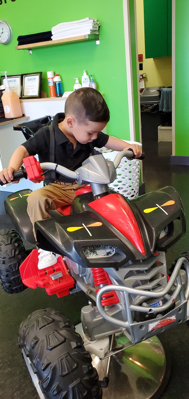 Beaners Fun Cuts For Kids | 5001 19 St, Red Deer, AB T4R 3R1, Canada | Phone: (403) 754-1578