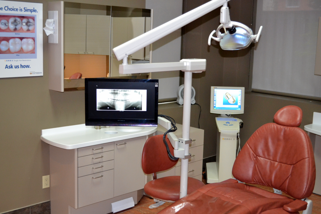 Stonehill Dental | 1314 Upper Wentworth St, Hamilton, ON L9A 4W2, Canada | Phone: (905) 574-2222