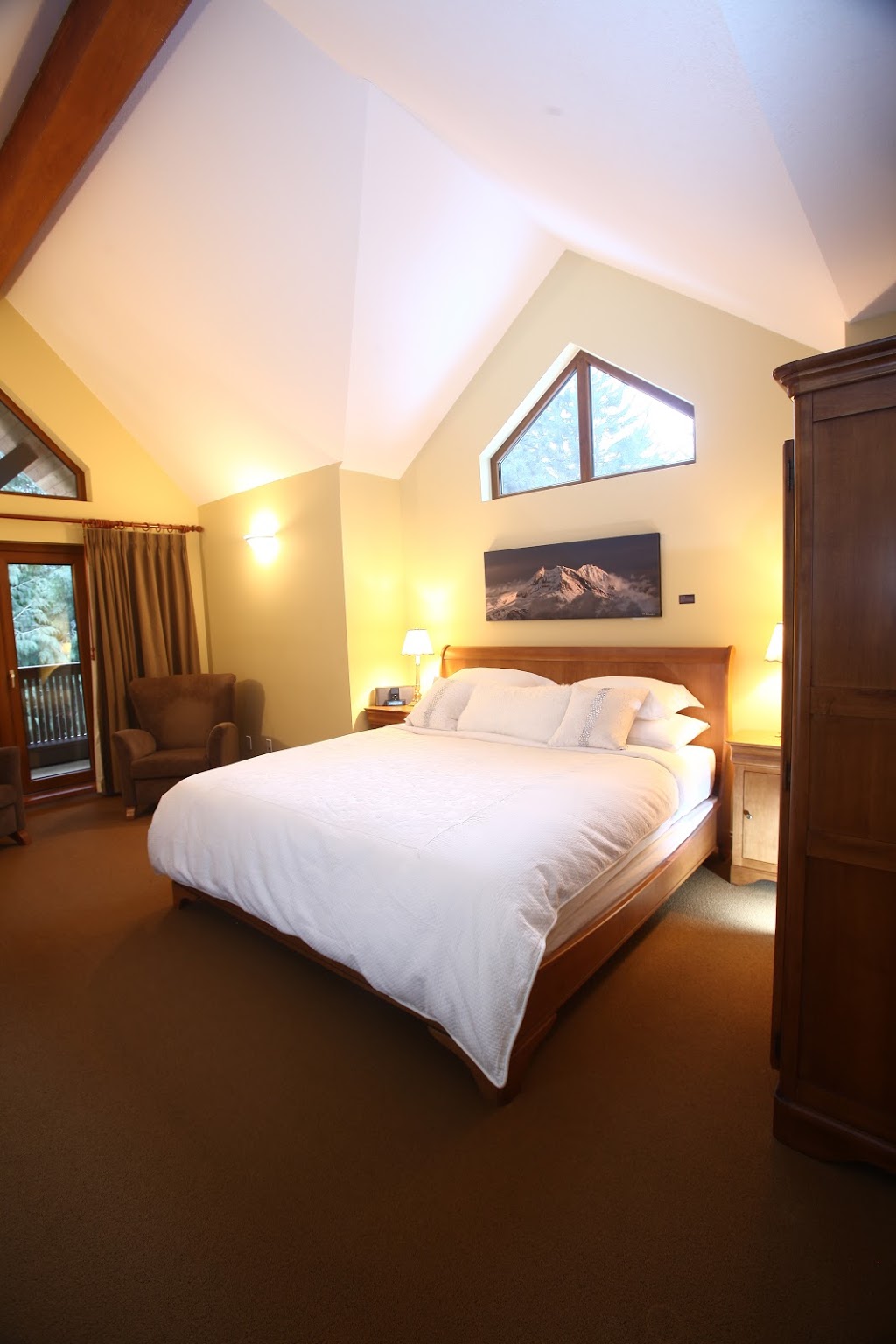 Whistler Alpine Chalet Retreat & Wellness | 3012 Alpine Crescent, Whistler, BC V0N 1B3, Canada | Phone: (604) 935-3003