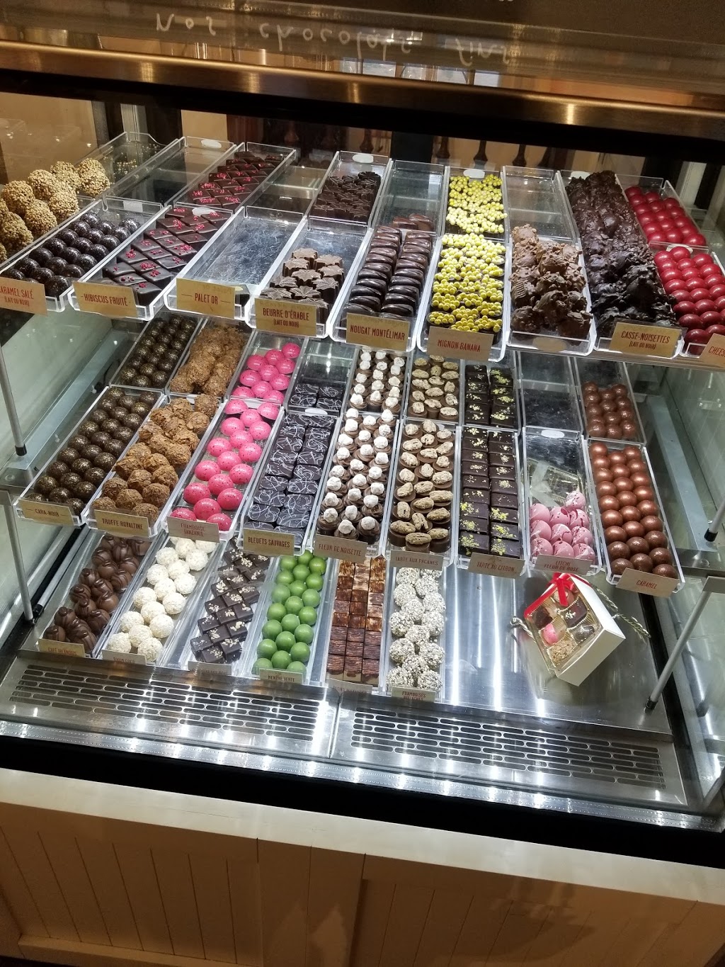 Chocolats Favoris | 1480 Rue Provancher, Québec, QC G1Y 1V4, Canada | Phone: (418) 653-2414