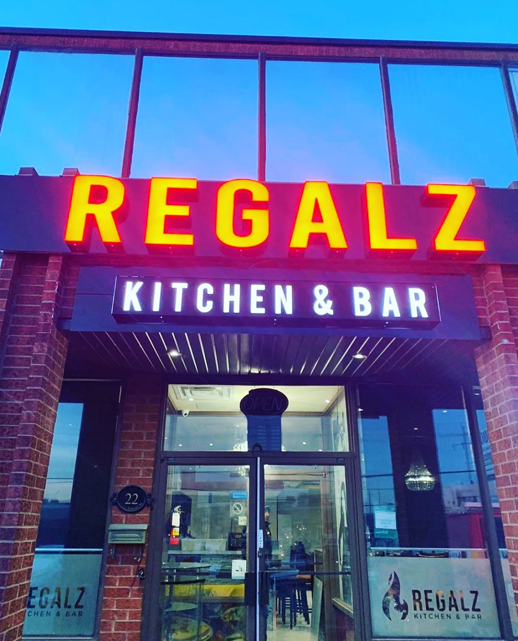 Regalz Kitchen and Bar | 4000 Steeles Ave W Unit 22, Woodbridge, ON L4L 4V9, Canada | Phone: (905) 264-8200