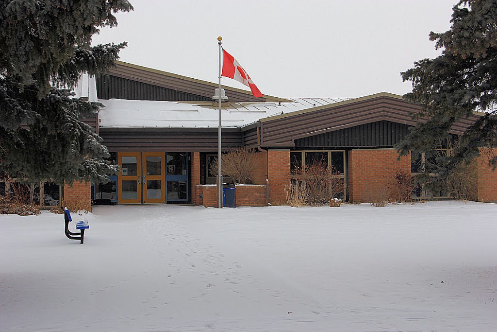 Indian Head High School | 811 Crawford St, Indian Head, SK S0G 2K0, Canada | Phone: (306) 695-3929