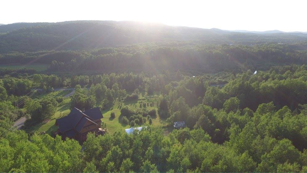 Chalet-Villa le Zénon | 315 Rang de lArnouche, Saint-Zénon, QC J0K 3N0, Canada | Phone: (450) 884-1441