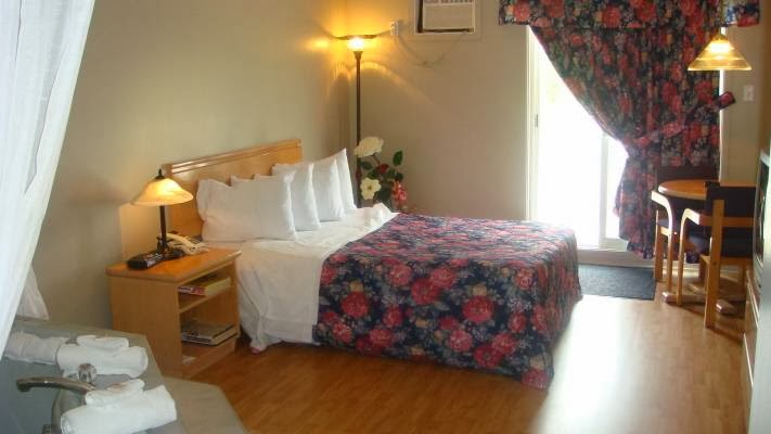 Motel les Pignons Verts | 120 Avenue Lépine, Gatineau, QC J8L 4M4, Canada | Phone: (819) 281-2101