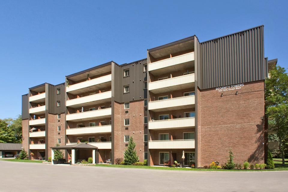 Regency Tower (Owen Sound) | 550 19th St W, Owen Sound, ON N4K 6B8, Canada | Phone: (226) 241-4634