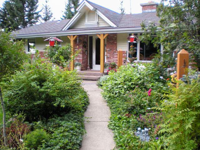 Hilltop Ranch Bed & Breakfast | AB-22, Foothills No. 31, AB T3Z 2T4, Canada | Phone: (403) 931-3744