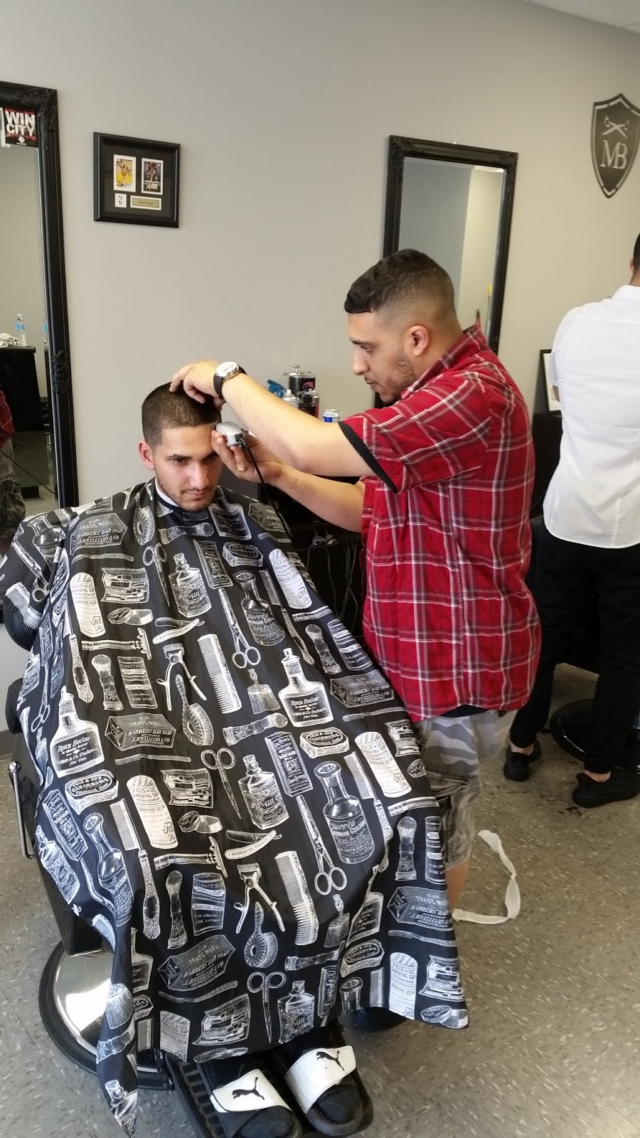 Mardins Barber Shop | 812 Ottawa St, Windsor, ON N8X 2C6, Canada | Phone: (519) 915-9009