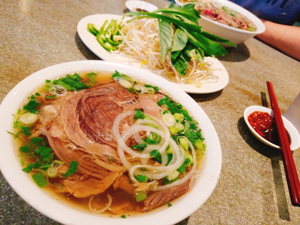 PHO Tau Bay | 10782 148 St, Surrey, BC V3R 1V1, Canada | Phone: (604) 585-1833