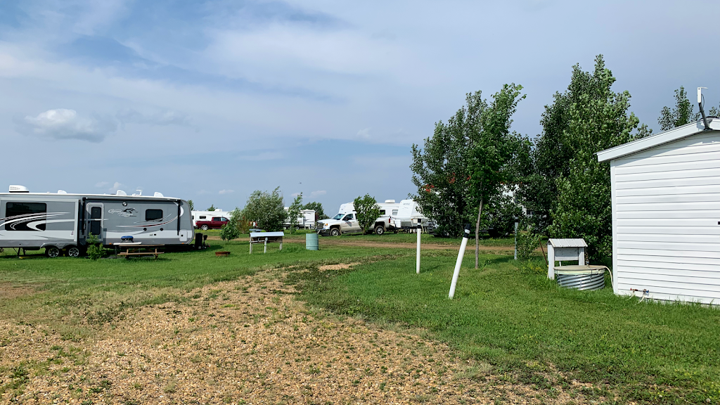 Paradise Corner RV Campground | 700 #9 Highway, Hanna, AB T0J 1P0, Canada | Phone: (403) 854-3223