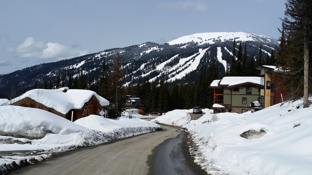 Lookout Ridge Chalet | 5425 Lookout Ridge Drive, Sun Peaks, BC V0E 5N0, Canada | Phone: (604) 780-2940