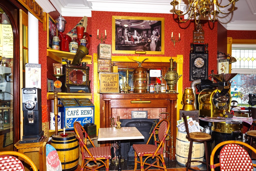 Gîte et Café-Bistro de la Tour | 300 Rue Sainte-Anne, Sainte-Anne-de-la-Pérade, QC G0X 2J0, Canada | Phone: (418) 325-1746