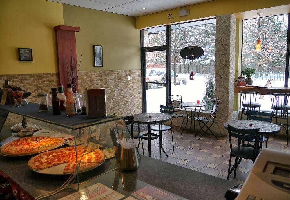 Fantastico Pizza | 288 Kerr St, Oakville, ON L6K 3B3, Canada | Phone: (905) 338-0888