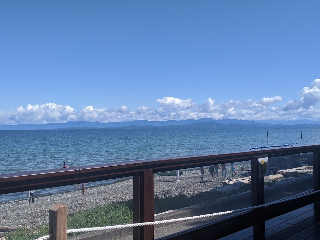 The Beach Hut | 2831 Island Hwy W, Qualicum Beach, BC V9K 2C4, Canada | Phone: (250) 752-5708