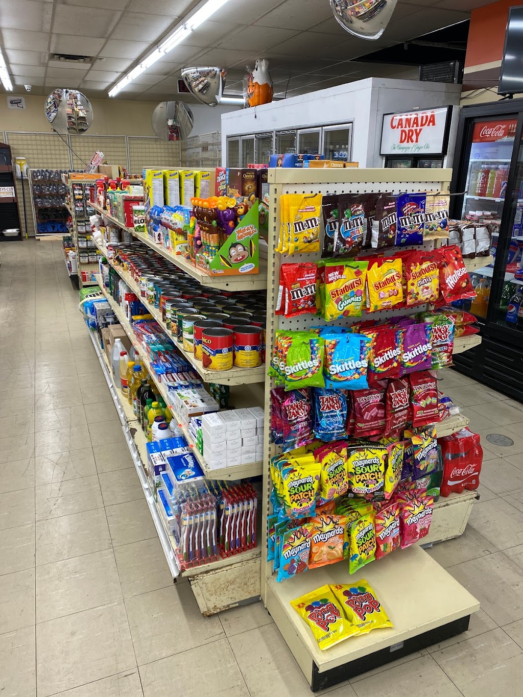 Victoria convenience | 1410 Victoria Park Ave, Toronto, ON M4A 2L8, Canada | Phone: (416) 901-4141