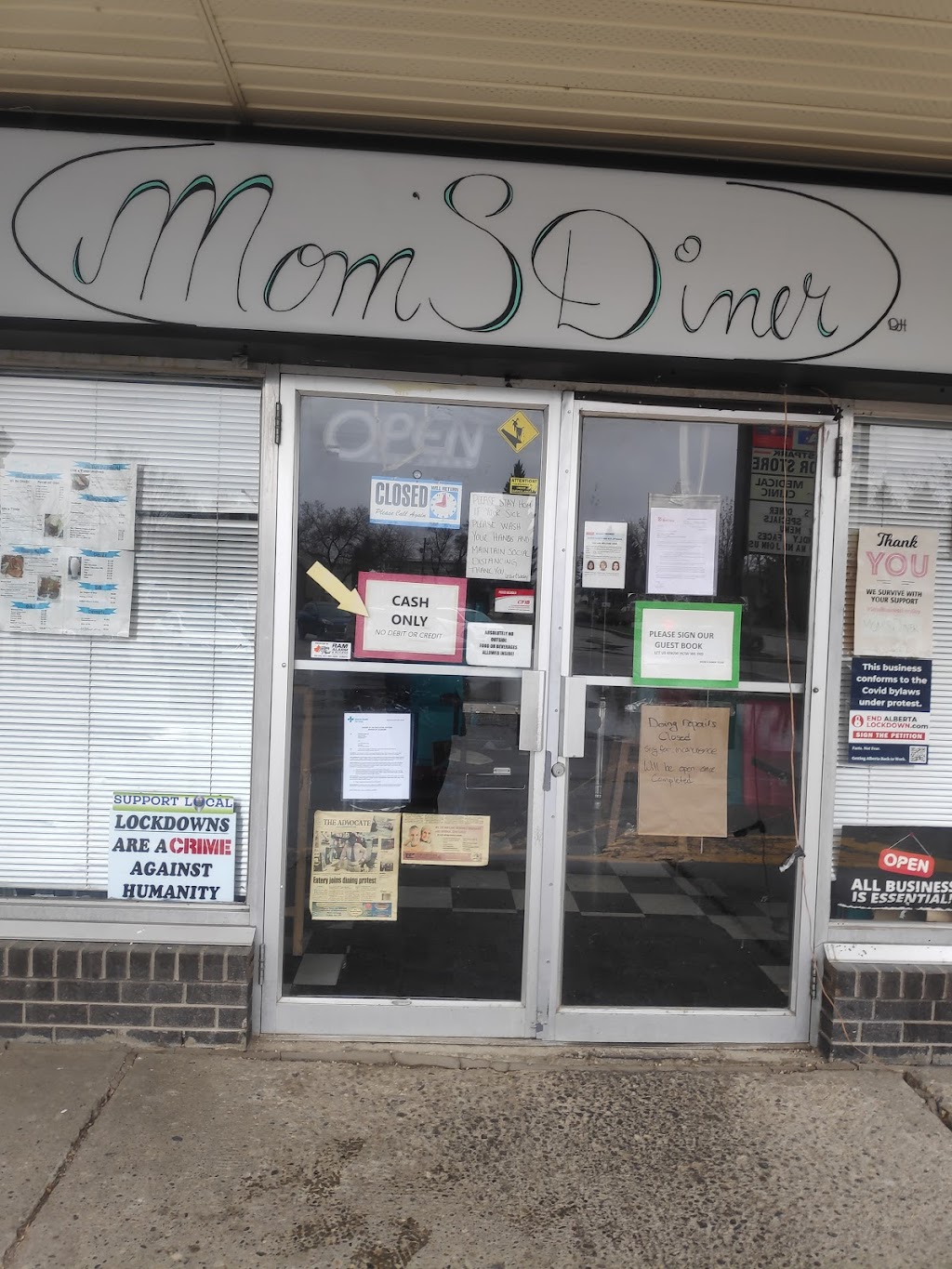 Moms Diner Red Deer AB | 101-3722 57 Ave, Red Deer, AB T4N 4R7, Canada | Phone: (403) 986-1556