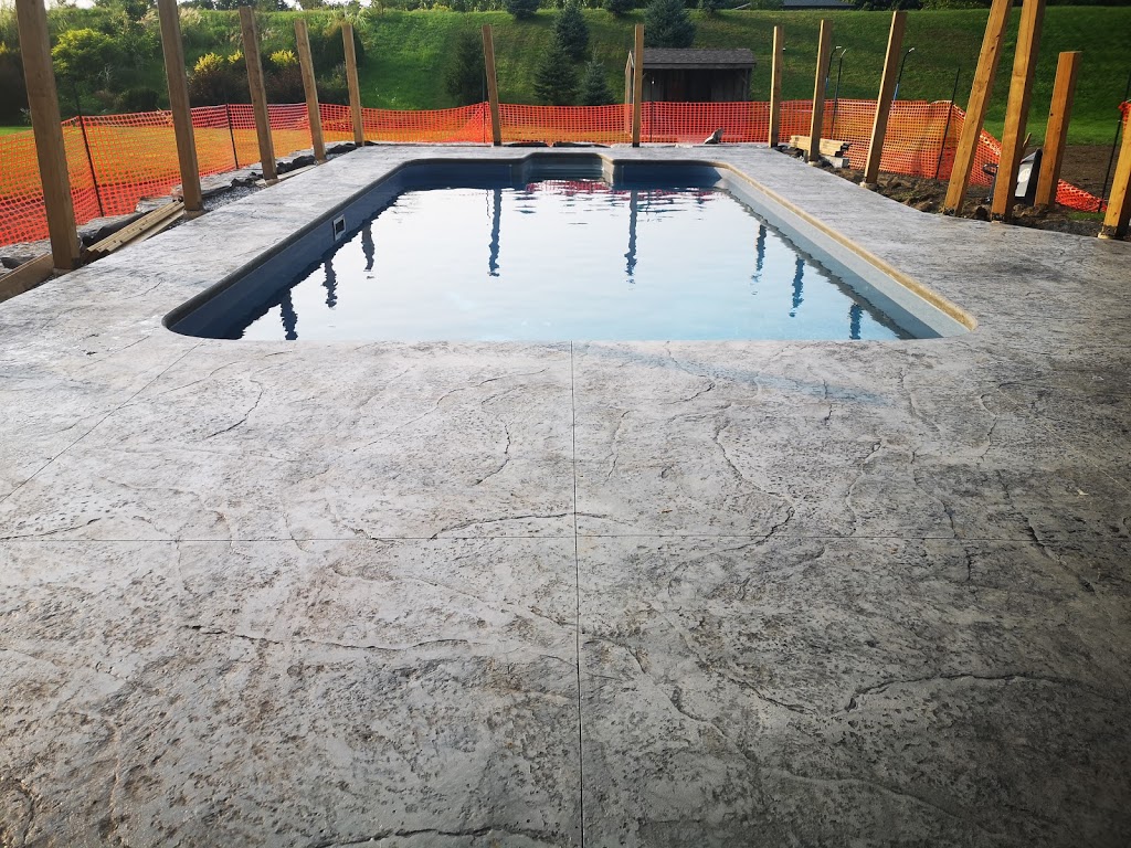 Liquid Landscape Pool and Patio | Osborne Street, Delaware, ON N0L 1E0, Canada | Phone: (226) 926-7211