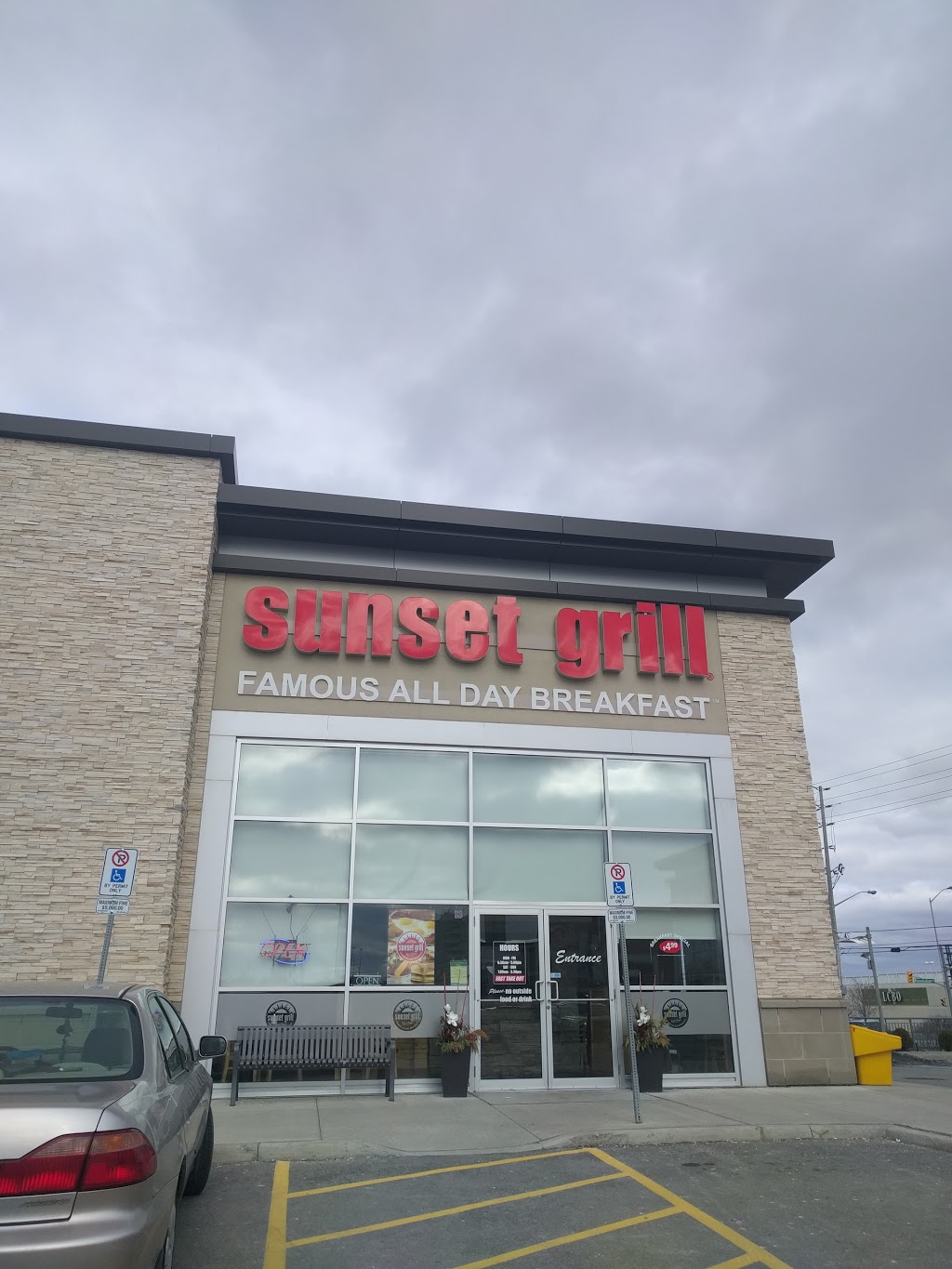 Sunset Grill | 60 Resolution Dr, Brampton, ON L6W 0A7, Canada | Phone: (905) 452-8945