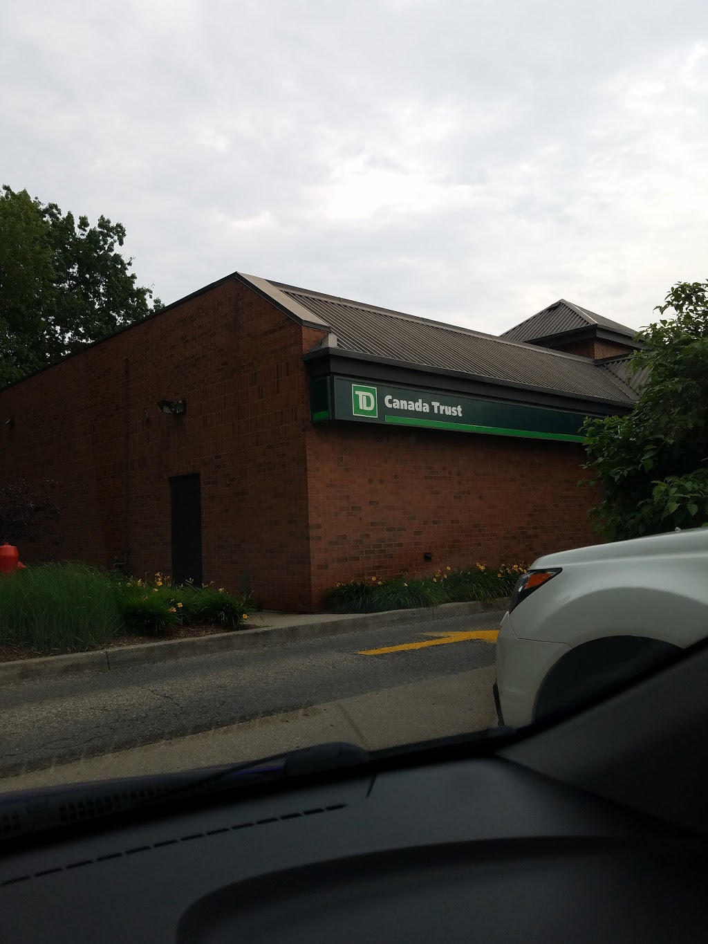 TD Canada Trust Branch and ATM | 700 Strasburg Rd, Kitchener, ON N2E 2M2, Canada | Phone: (519) 885-8433