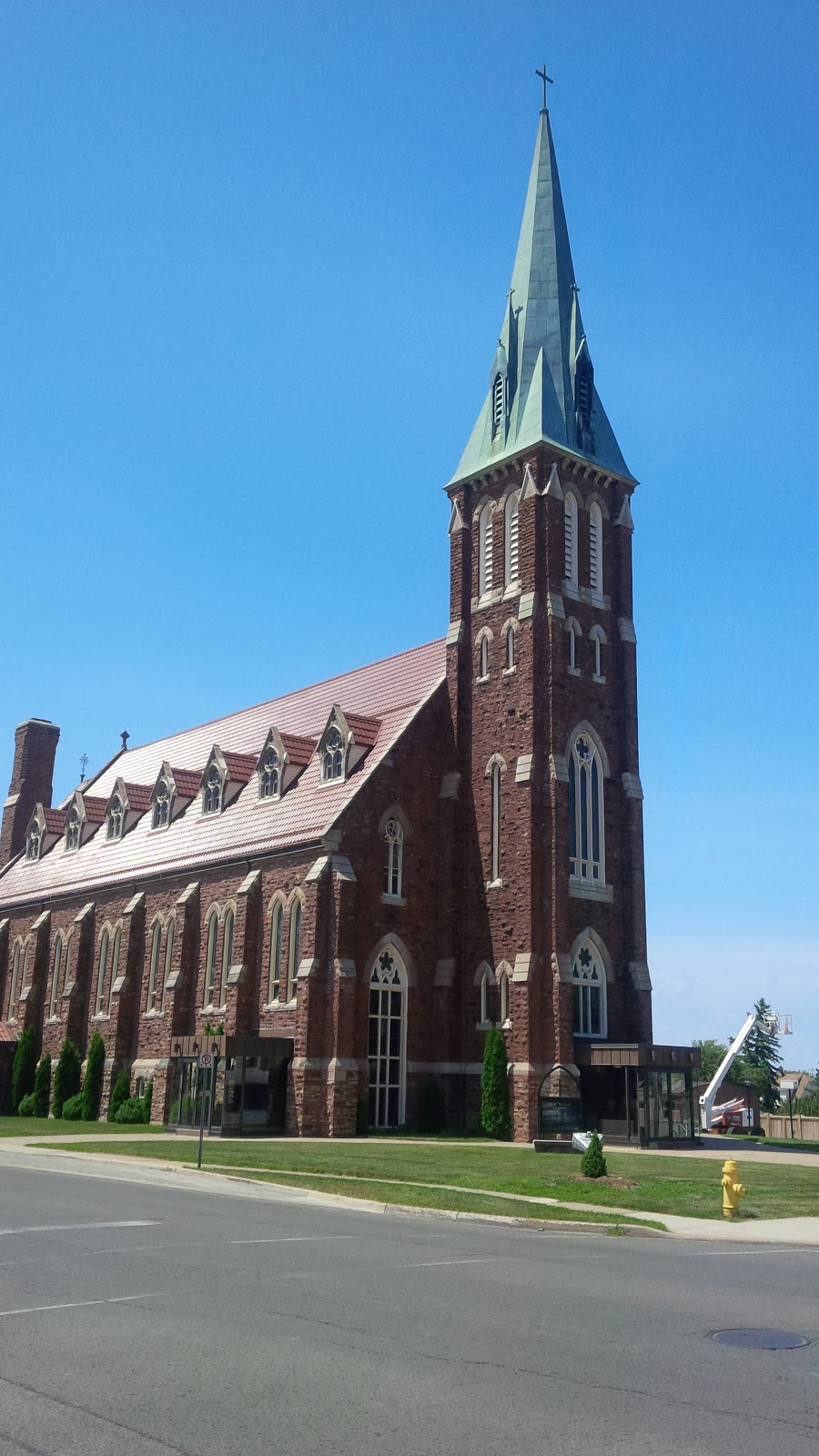 Our Lady of the Holy Rosary Catholic Church | 21 Queen St S, Thorold, ON L2V 3M7, Canada | Phone: (905) 227-3178