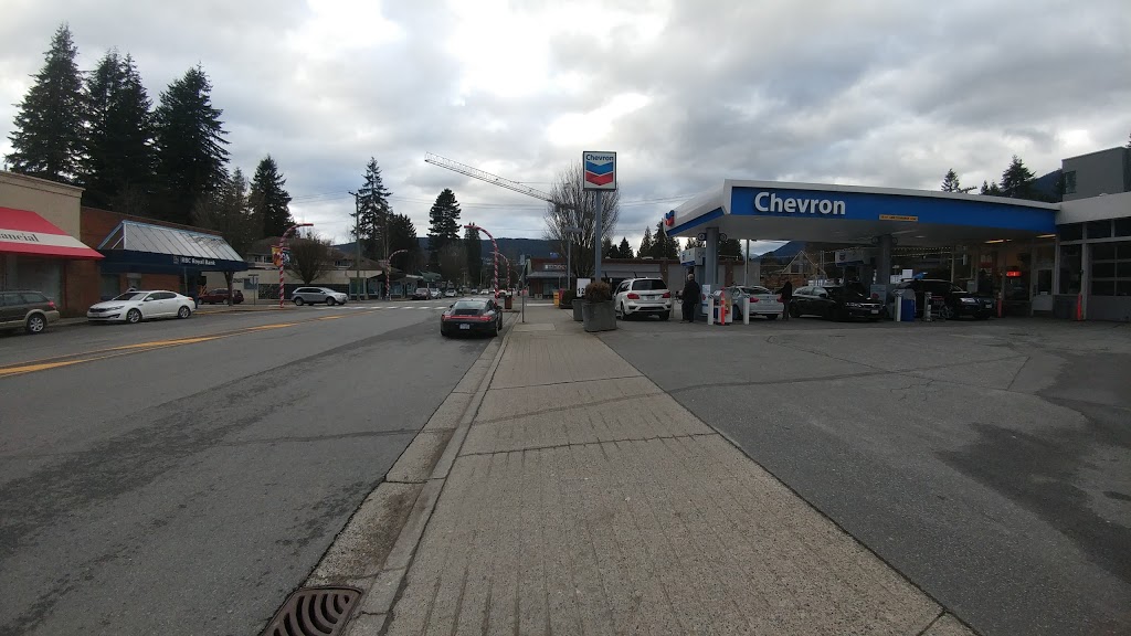 Chevron | 3150 Edgemont Blvd, North Vancouver, BC V7R 2N6, Canada | Phone: (604) 987-8020