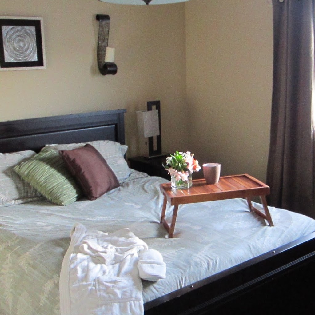 Winedownhere bed and breakfast | 3147 Mustang Ct, Kelowna, BC V1V 3A9, Canada | Phone: (250) 869-5111