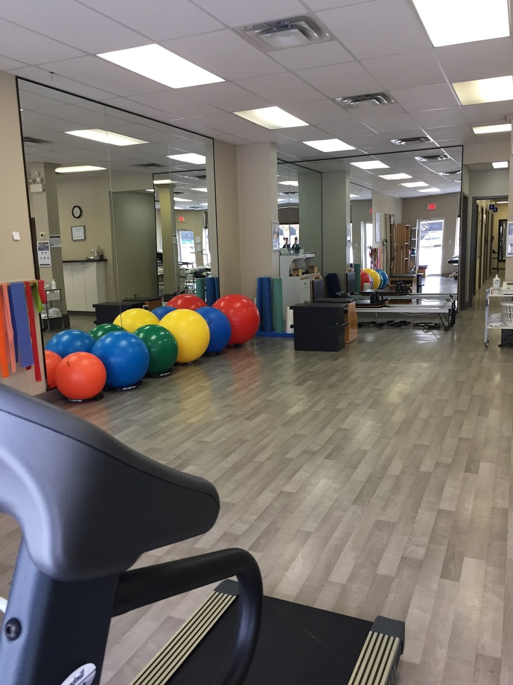 Lifemark Physiotherapy Lakeshore | 135 Lakeshore Rd W, Oakville, ON L6K 1E4, Canada | Phone: (905) 337-2298