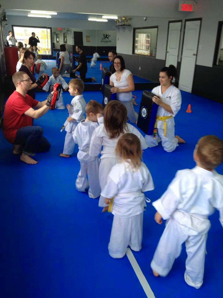 Martial Arts Contact Karate Blainville | 889 Boulevard Curé-Labelle, Blainville, QC J7C 2L2, Canada | Phone: (438) 495-8228