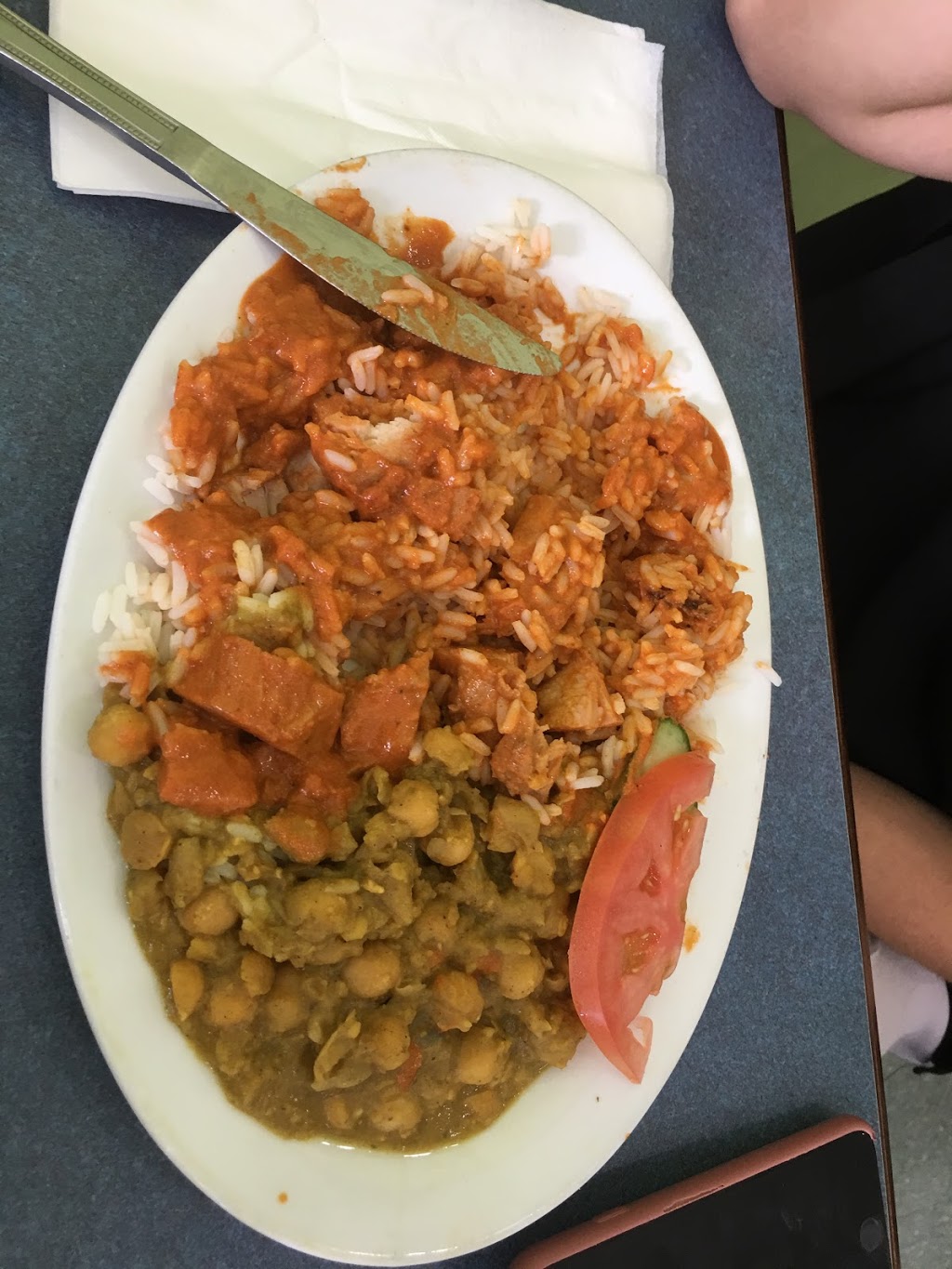 Ranees Roti & Caribbean Cuisine | 579 Kerr St, Oakville, ON L6K 3E1, Canada | Phone: (905) 842-2111