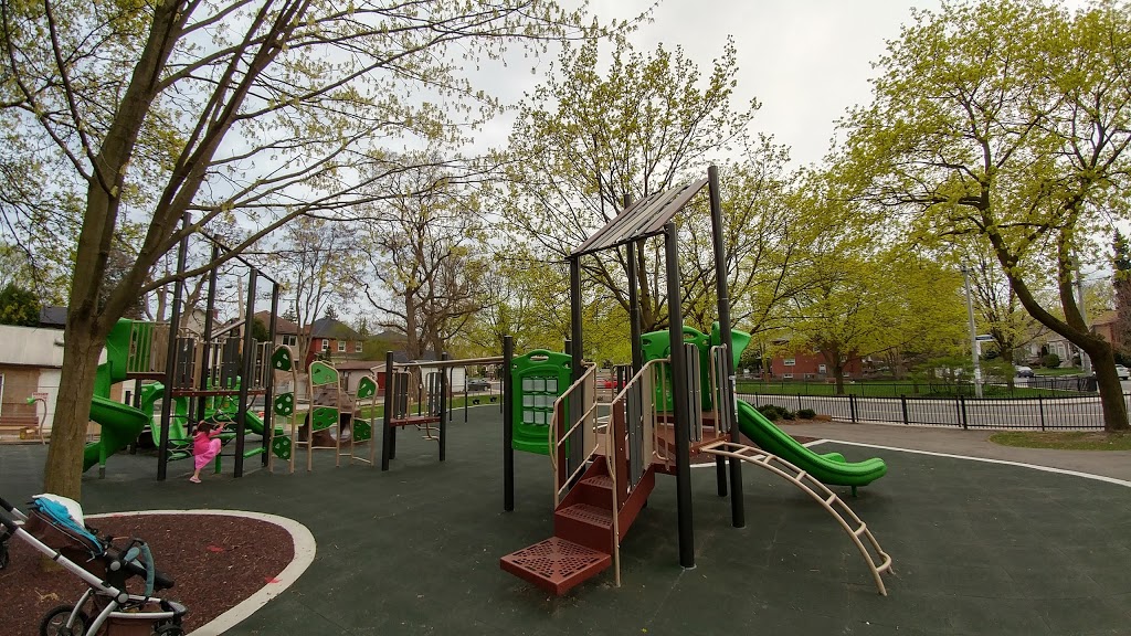 Woburn Avenue Playground | 75 Woburn Ave, Toronto, ON M5M 1K5, Canada | Phone: (416) 338-4386