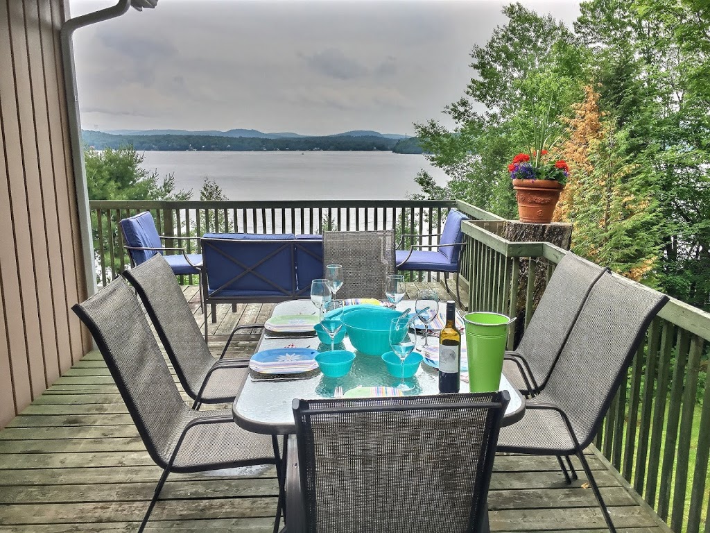 Chalet Globetrotter | 3459 chemin Bishop, Chemin du Lac Sept Îles, Saint-Raymond, QC G3L 2S3, Canada | Phone: (418) 933-8601