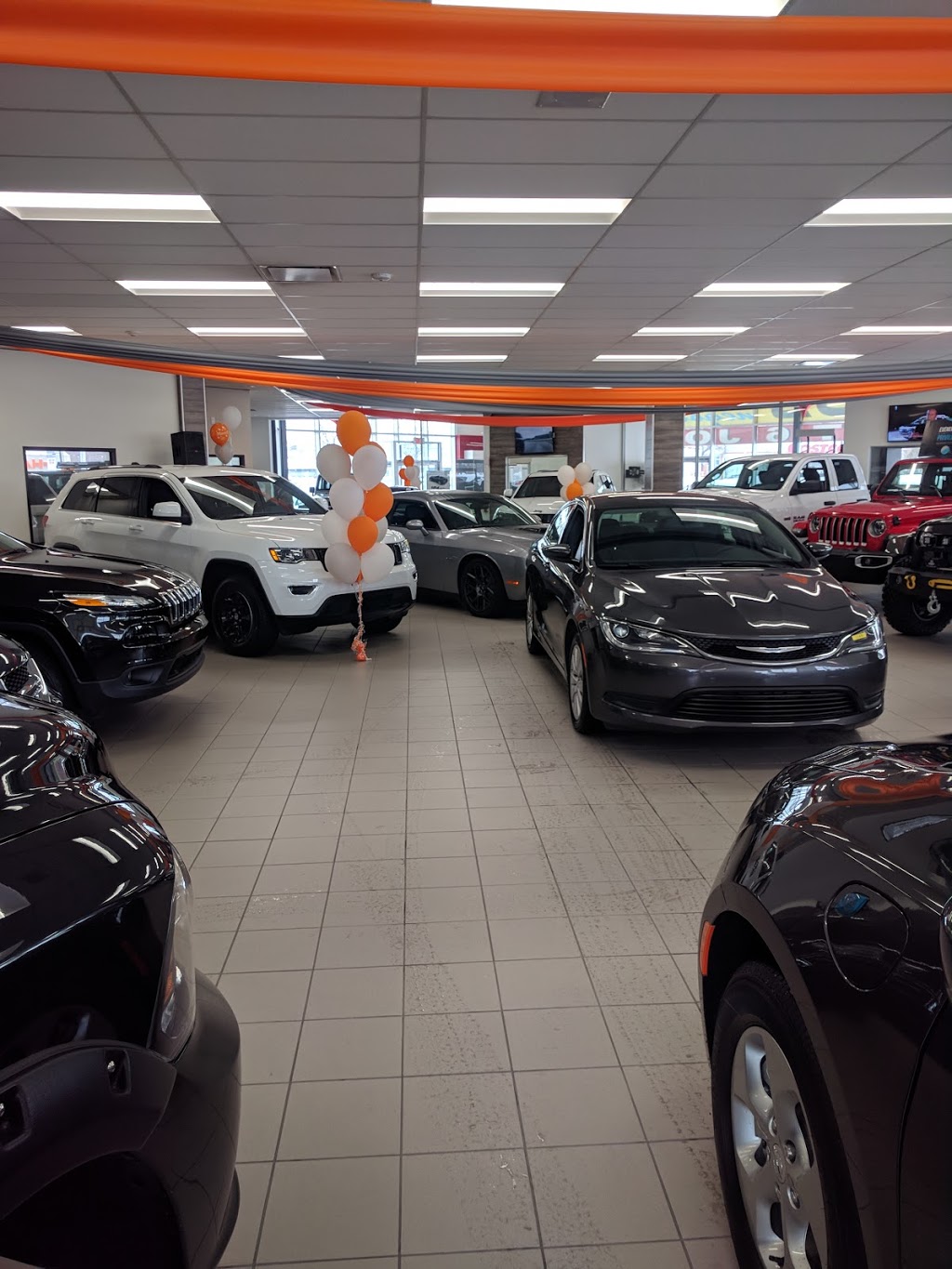 DUCLOS LONGUEUIL CHRYSLER JEEP DODGE RAM | 5055 Boulevard Cousineau, Saint-Hubert, QC J3Y 3K7, Canada | Phone: (450) 656-4110