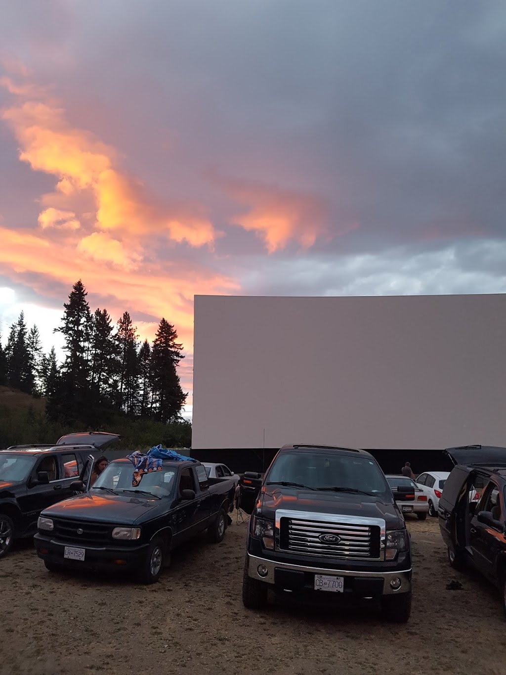 Starlight Drive-In Theatre | 5341 BC-97A, Enderby, BC V0E 1V3, Canada | Phone: (250) 838-6757