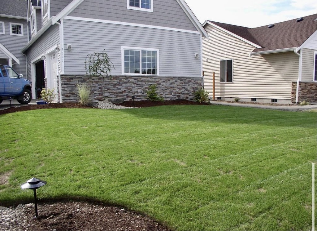 Pioneer Lawn Maintenance | Netherwood Cres, Kitchener, ON N2P 0B6, Canada | Phone: (226) 339-0008