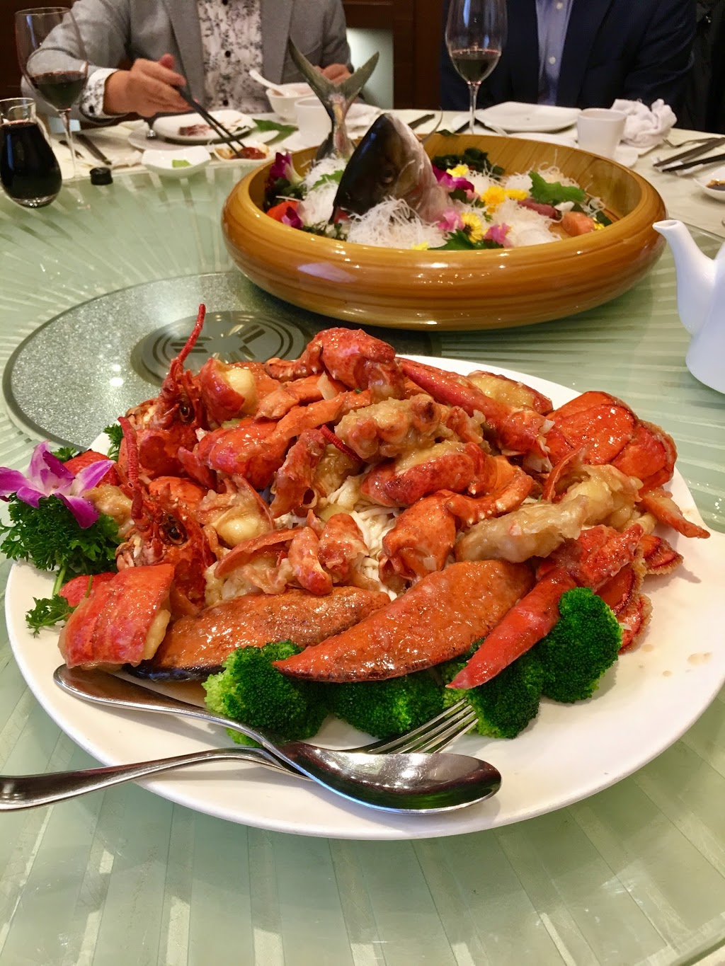 Peninsula (Oakridge) Seafood Restaurant | 650 W 41st Ave, Vancouver, BC V5Z 2M9, Canada | Phone: (604) 428-9999
