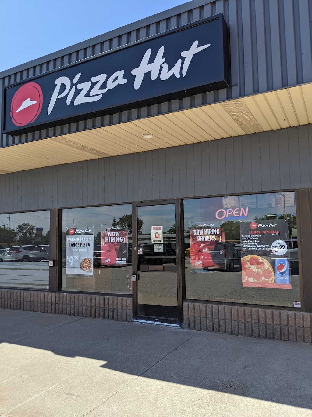 Pizza Hut Tilbury | 59 Mill St E, Tilbury, ON N0P 2L0, Canada | Phone: (519) 682-9080