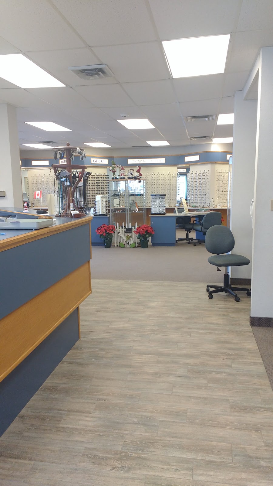 Wallaceburg Eye Care Ctr | 555 Wellington St, Wallaceburg, ON N8A 2Y4, Canada | Phone: (519) 627-6617