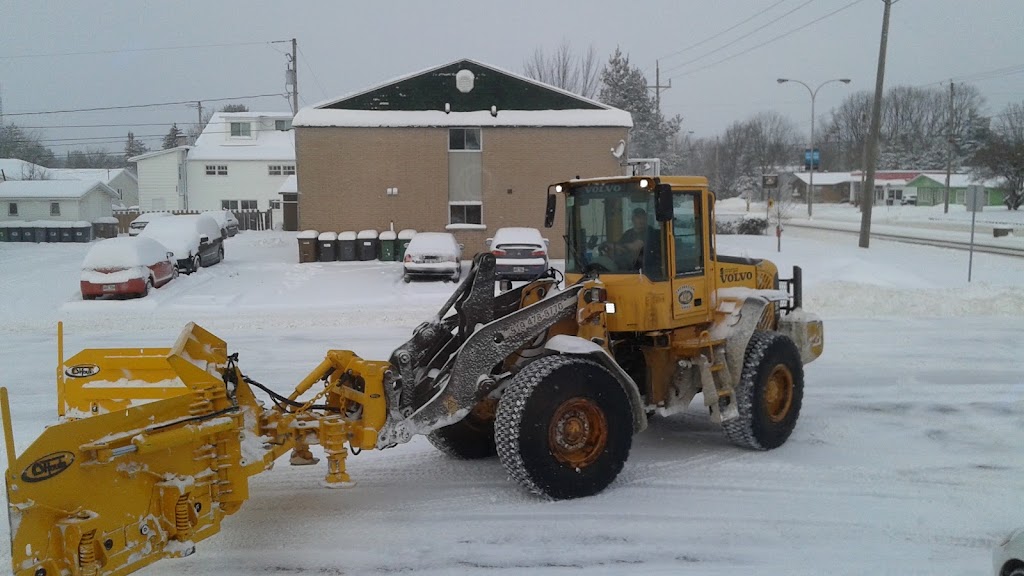 Paysagement et Déneigement M L Inc | 4165 Bd Saint-Joseph, Drummondville, QC J2B 7V2, Canada | Phone: (819) 478-8770